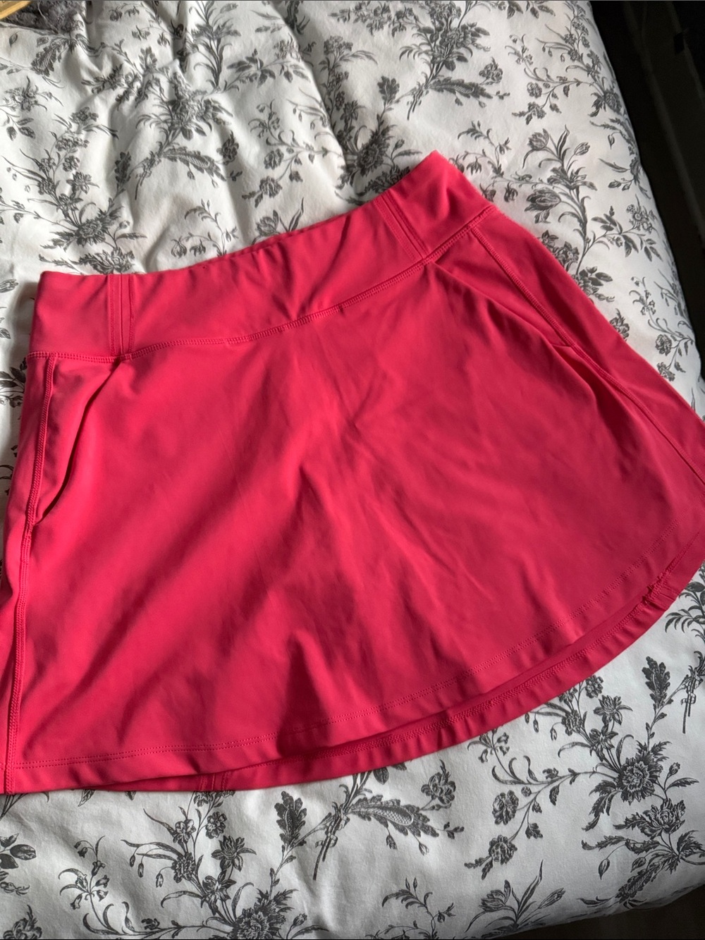 Lolë Women’s Active skirt with shorts underneath and pockets